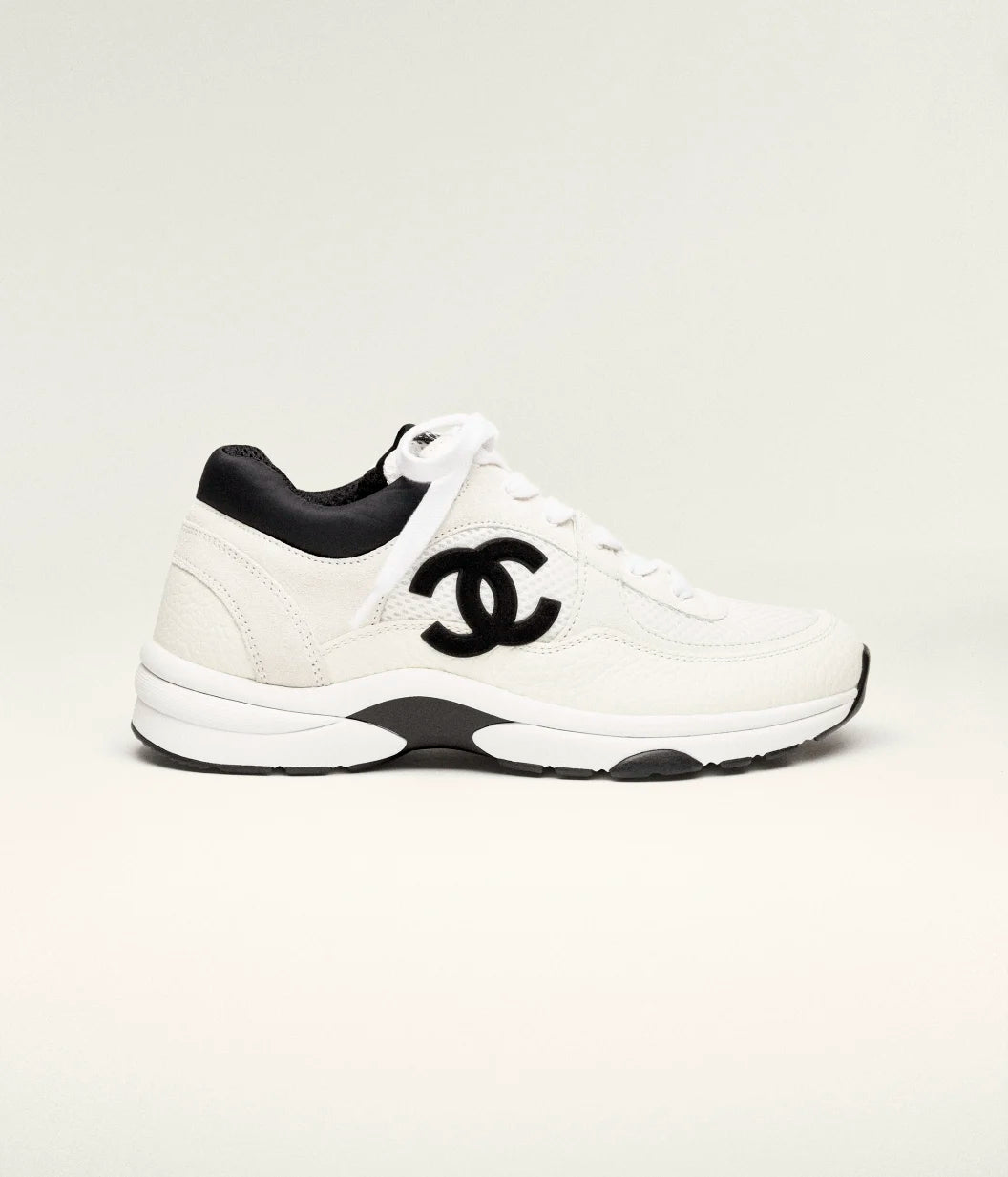 2.0 Chanel Sneakers Cream